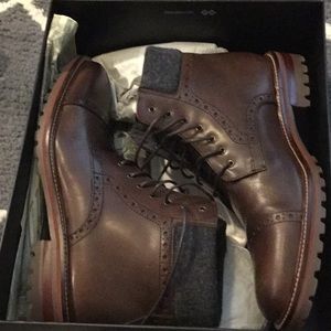 Men’s boots never worn